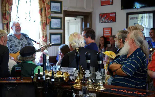 Whangamata bars and nightlife