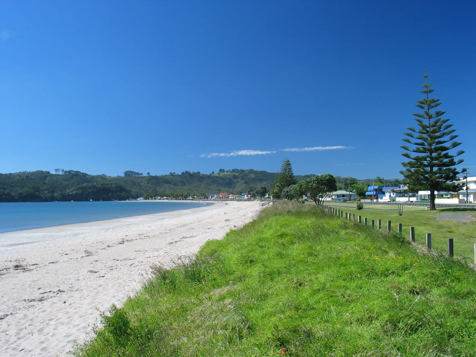 Whitianga waterfront and Mercury Bay on the Coromandel Peninsula, a popular accommodation base