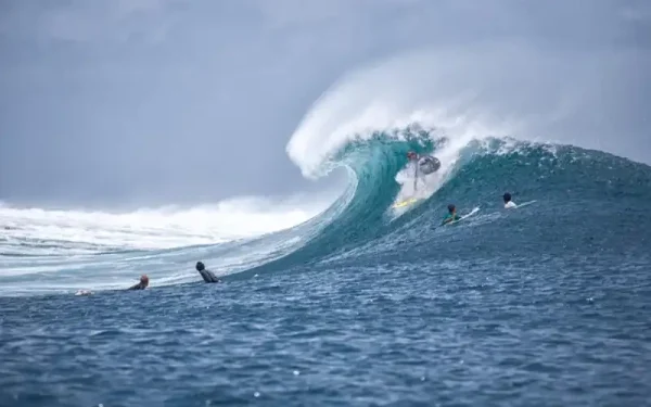 Whangamata Braces for Big Swell as Surf Lifesavers Issue High-Risk Warning for Beachgoers